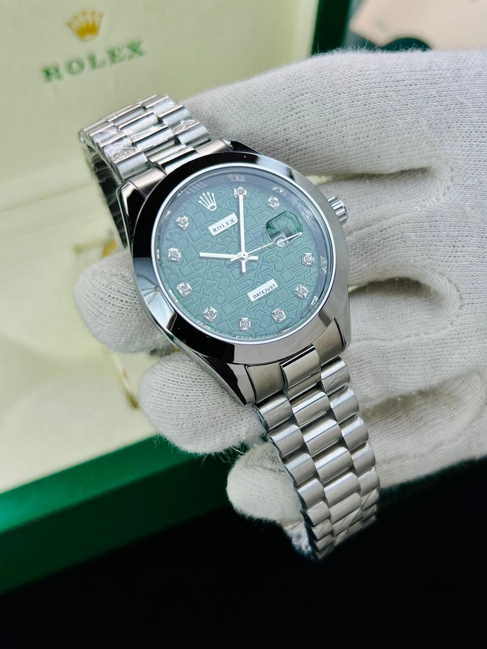 Luxury Silver Stainless Steel Men’s Watch – Ice Blue Diamond Dial Premium Wrist Watch
