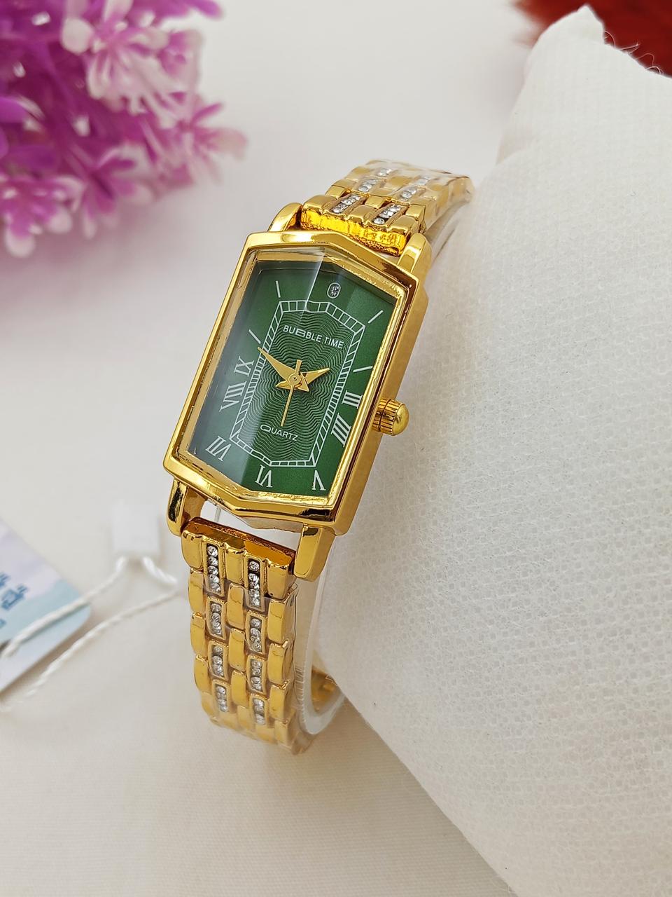 Elegant Golden Women’s Watch – Green Dial Stainless Steel Bracelet Watch